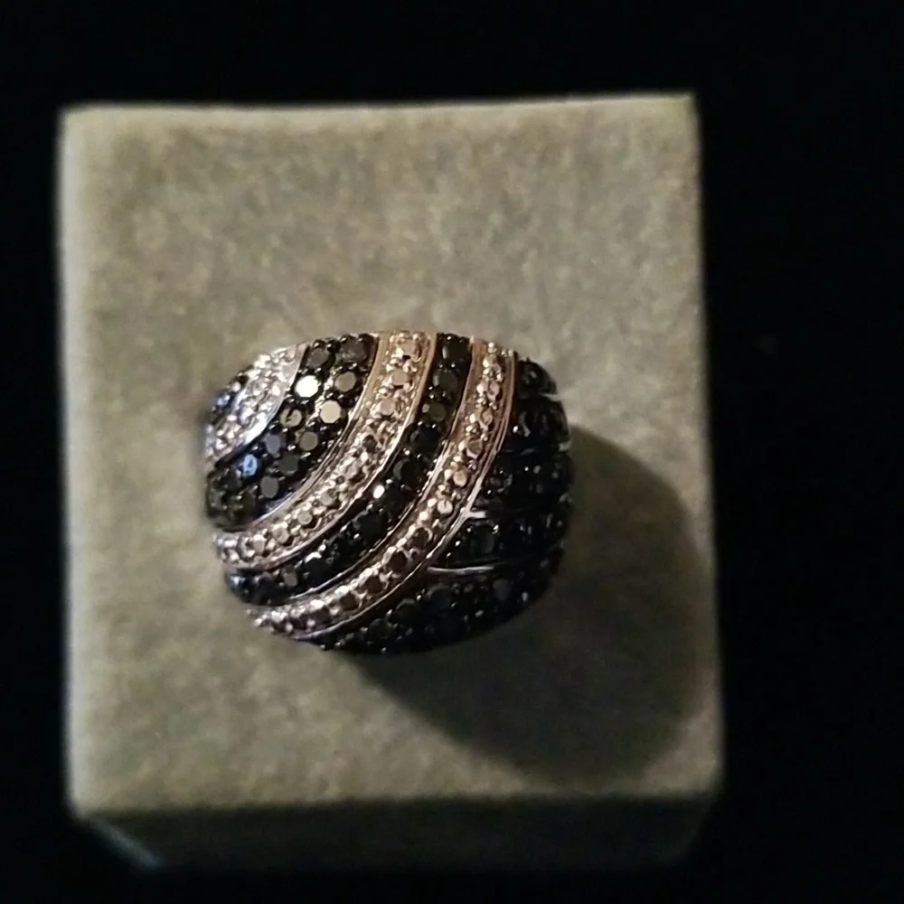 Silver ring with Diamonds - Picture 2 of 11
